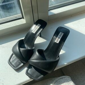 Steve Madden Black Heels Sophisticated Design
